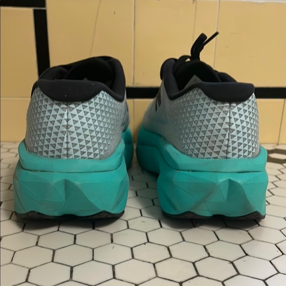 Teal New Balance Supercomp trainer v3 running sneakers in 9.5 w or 8 m - Picture 6 of 8